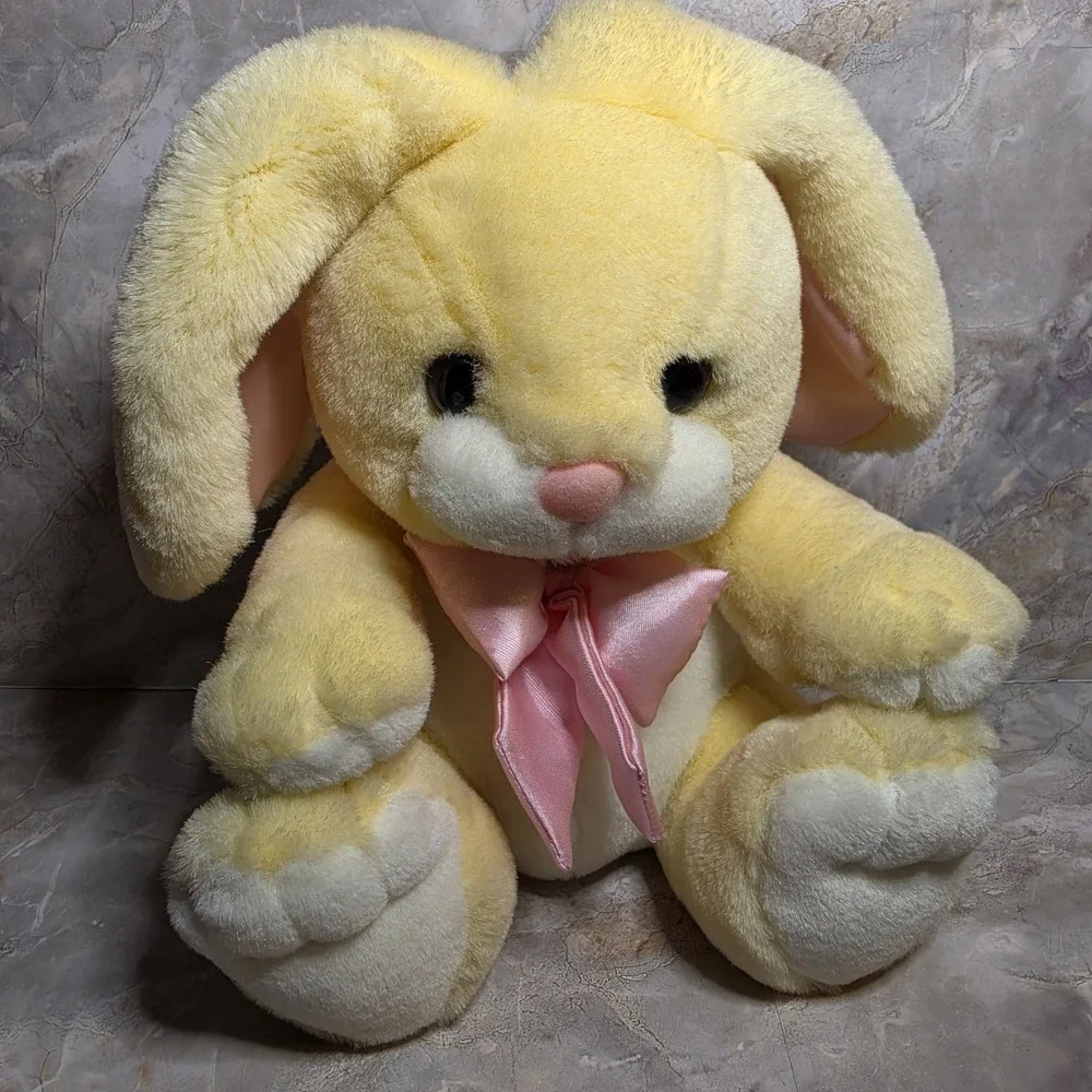 Commonwealth Plush Yellow Bunny 9